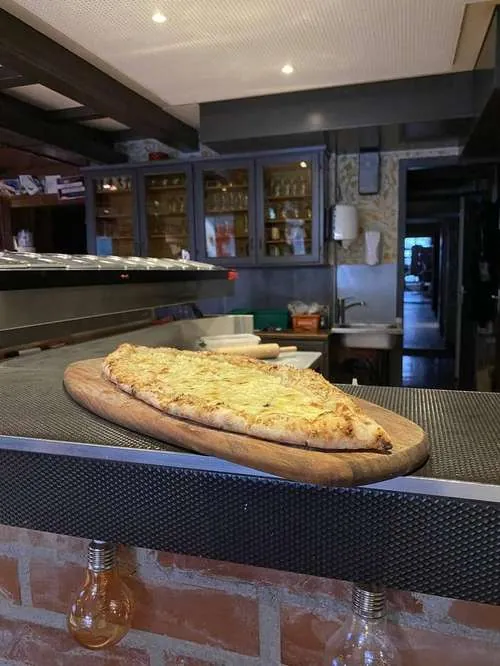 Pide au fromage fondant