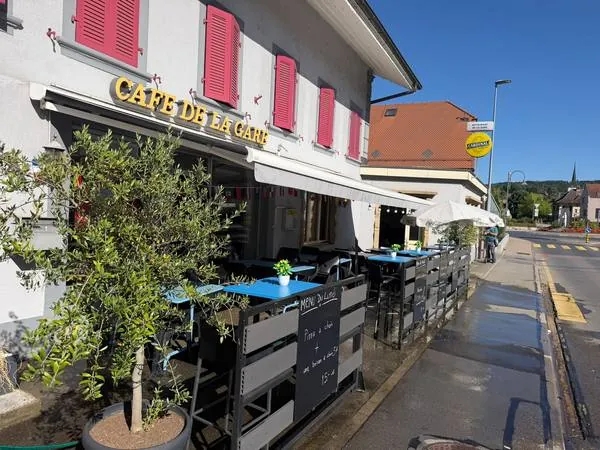 Façade et terrasse
